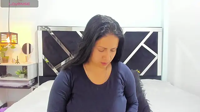 Ambber moon online show from October 2025 10:18:01 PM