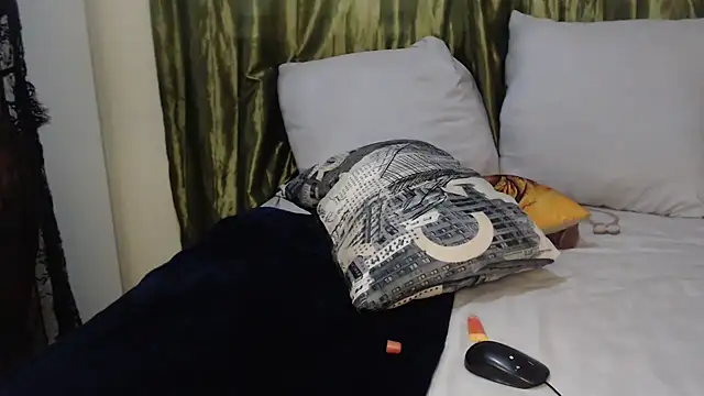 Foxybrownxx1 online show from October 2025 01:42:02 AM