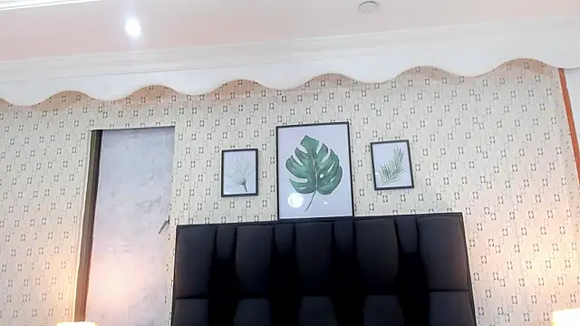 MirandaRossi online show from February 2025 03:00:02 AM