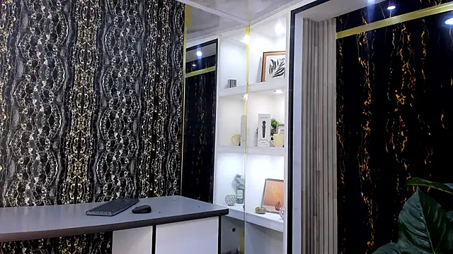 MirandaRossi online show from October 2025 02:50:02 AM