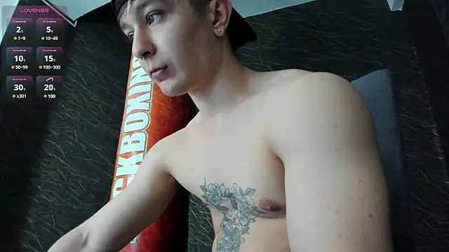 Snapshot of leonardsmith01 chatting on December 2024 09:18:02 PM leonardsmith01 online show from December 2024 09:18:02 PM