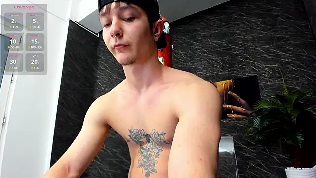 Snapshot of leonardsmith01 chatting on January 2025 08:22:02 PM leonardsmith01 online show from January 2025 08:22:02 PM