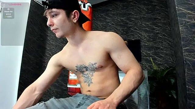 Snapshot of leonardsmith01 chatting on January 2025 08:26:02 PM leonardsmith01 online show from January 2025 08:26:02 PM