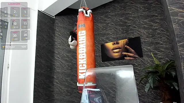 Snapshot of leonardsmith01 chatting on January 2025 02:11:01 AM leonardsmith01 online show from January 2025 02:11:01 AM