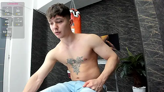 Snapshot of leonardsmith01 chatting on January 2025 08:22:01 PM leonardsmith01 online show from January 2025 08:22:01 PM