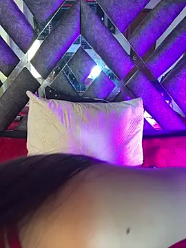 Snapshot of LylaLee111 chatting on February 2025 05:26:01 PM LylaLee111 online show from February 2025 05:26:01 PM