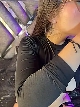 Snapshot of LylaLee111 chatting on March 2025 12:48:01 PM LylaLee111 online show from March 2025 12:48:01 PM