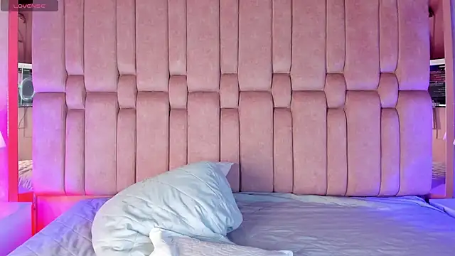 Snapshot of AshleyBelth_ chatting on February 2025 11:04:02 PM AshleyBelth online show from February 2025 11:04:02 PM