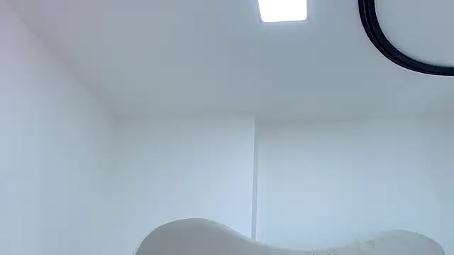 kira mz online show from November 2025 12:07:01 PM