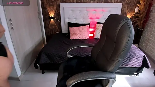 samantha  karolstone online show from February 2025 07:40:02 PM