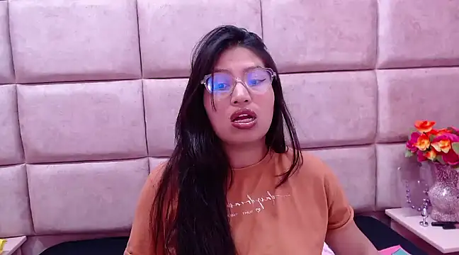 Miaa Smiith  online show from January 2025 06:24:02 AM