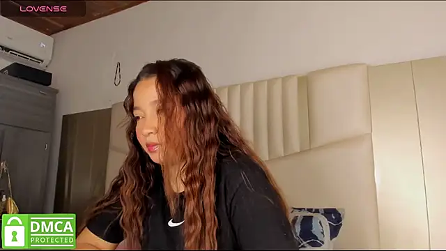 Snapshot of queen_angelique chatting on February 2026 02:38:01 AM queen angelique online show from February 2026 02:38:01 AM