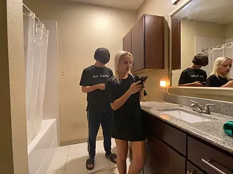 girlfriendmissy online show from January 2025 02:04:02 AM