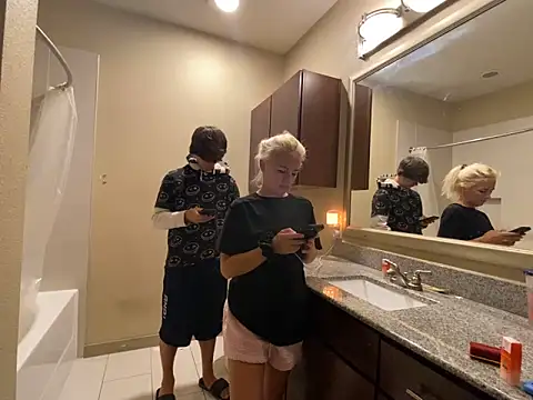 girlfriendmissy online show from March 2025 08:11:01 PM