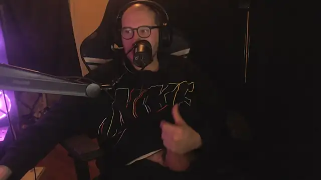 chicostick413 online show from December 2025 12:10:01 PM