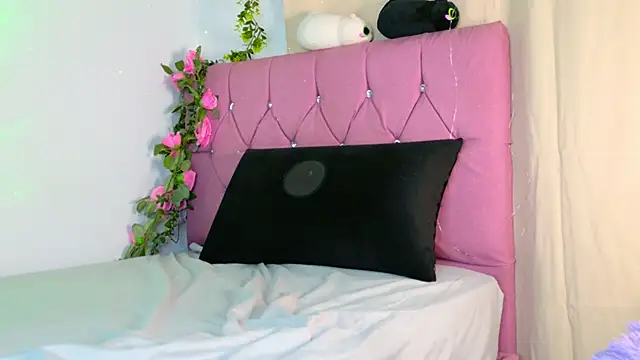 GilaKat online show from September 2025 04:50:02 AM