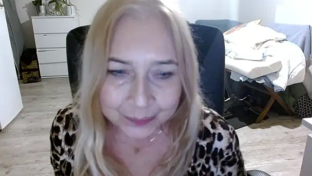 sofia xkiss online show from January 2025 05:44:02 PM