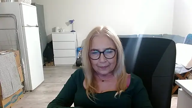 sofia xkiss online show from March 2025 05:43:02 PM