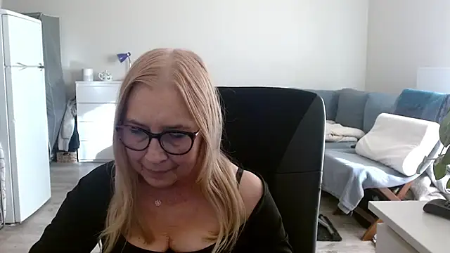 sofia xkiss online show from March 2025 02:55:02 PM