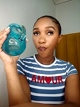 Snapshot of Shria107 chatting on September 2025 12:11:02 AM Shria107 online show from September 2025 12:11:02 AM