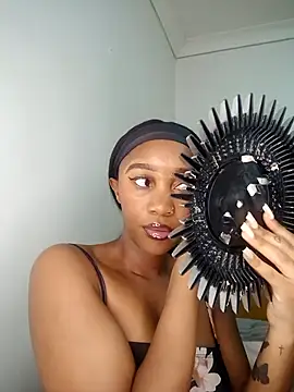 Snapshot of Shria107 chatting on September 2025 10:45:01 PM Shria107 online show from September 2025 10:45:01 PM