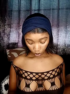 Snapshot of Shria107 chatting on November 2025 09:15:01 AM Shria107 online show from November 2025 09:15:01 AM