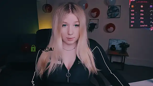 juli kisss online show from February 2025 09:32:02 AM