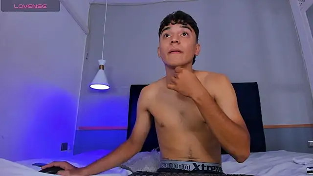 Snapshot of Austin_Cardieff chatting on December 2024 07:43:02 PM Austin Cardieff online show from December 2024 07:43:02 PM