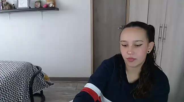 Skarlet Adams28 online show from December 2024 06:42:01 PM