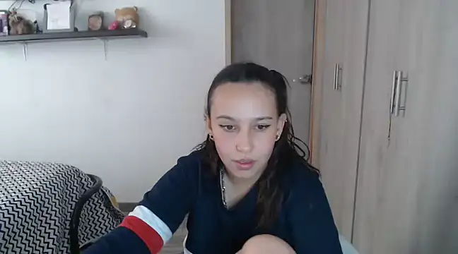 Skarlet Adams28 online show from December 2024 09:45:01 PM