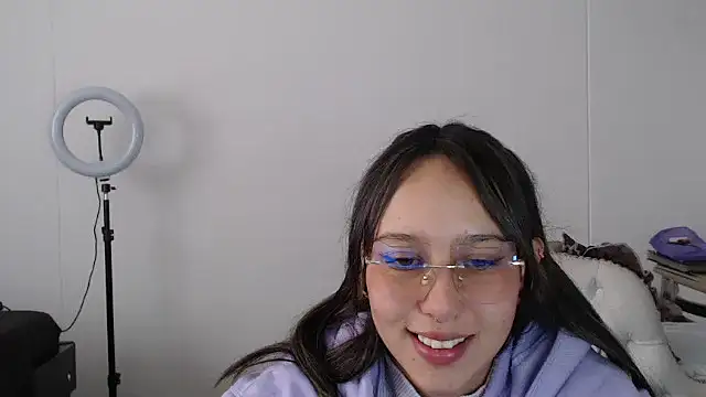 Skarlet Adams28 online show from March 2025 07:05:01 PM