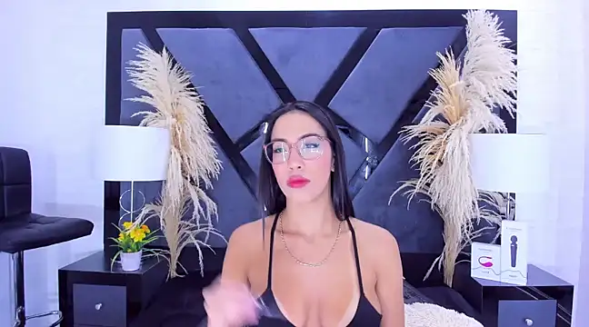 KylieWhite online show from January 2025 12:31:01 PM