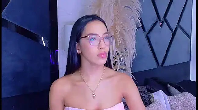 KylieWhite online show from March 2025 12:24:01 PM