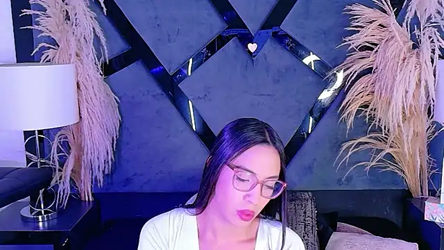 KylieWhite online show from October 2025 08:53:02 PM