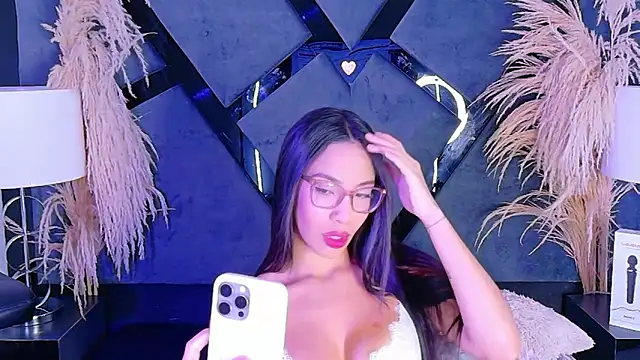 KylieWhite online show from November 2025 01:12:02 PM