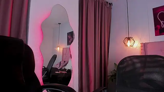 Snapshot of Hannys__cabernet chatting on January 2025 06:28:01 PM Hannys cabernet online show from January 2025 06:28:01 PM