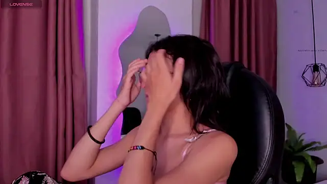 Snapshot of Hannys__cabernet chatting on February 2025 12:16:02 PM Hannys cabernet online show from February 2025 12:16:02 PM