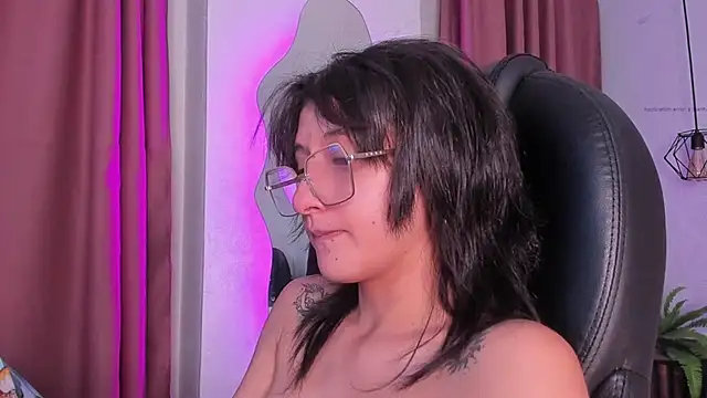 Snapshot of Hannys__cabernet chatting on February 2025 03:48:02 PM Hannys cabernet online show from February 2025 03:48:02 PM