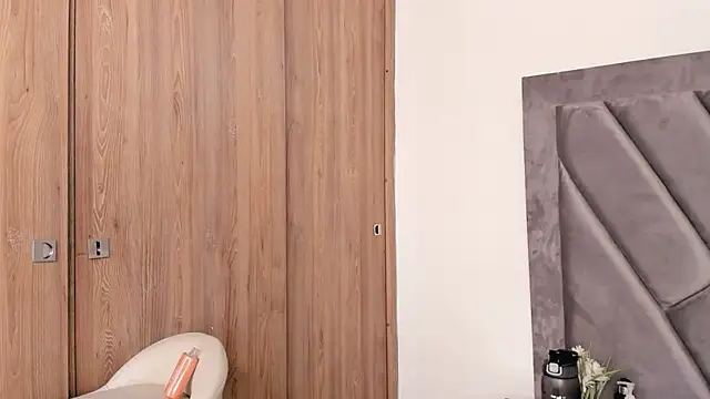 Snapshot of nataliee_foster chatting on March 2025 02:45:02 PM nataliee foster online show from March 2025 02:45:02 PM