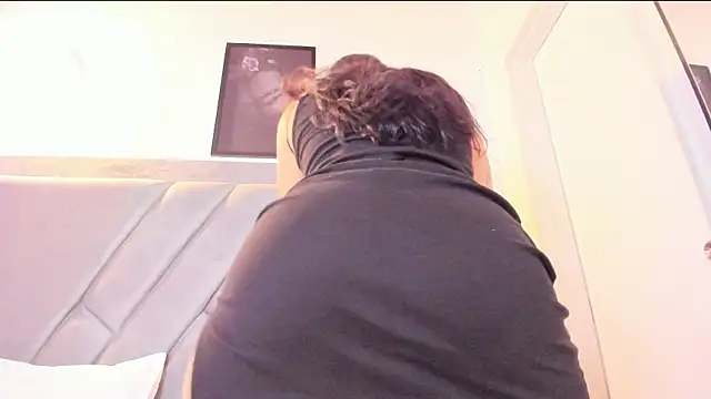 Snapshot of nataliee_foster chatting on September 2025 10:19:01 AM nataliee foster online show from September 2025 10:19:01 AM