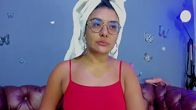 Kaira mosse online show from November 2025 11:43:02 AM