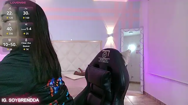 Brendda tay online show from November 2025 03:27:01 AM