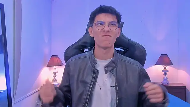 alexandersawyer online show from November 2025 12:44:02 PM