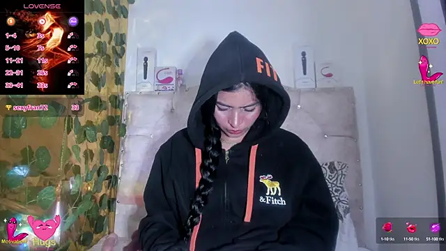 cristalconnorr online show from October 2025 06:05:02 PM