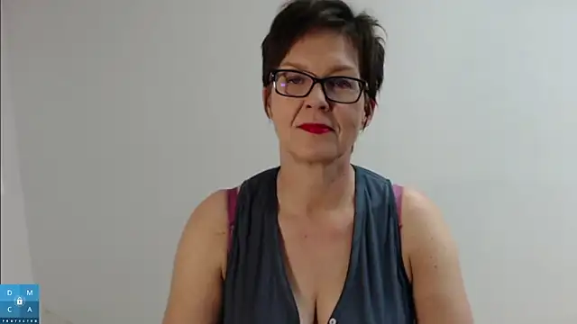 Snapshot of Sofie69Velvet chatting on October 2025 05:25:02 PM Sofie69Velvet online show from October 2025 05:25:02 PM