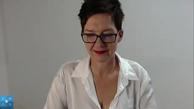 Snapshot of Sofie69Velvet chatting on November 2025 07:13:01 PM Sofie69Velvet online show from November 2025 07:13:01 PM