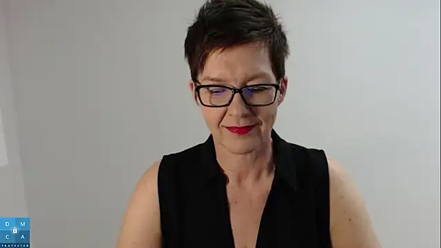 Snapshot of Sofie69Velvet chatting on November 2025 03:26:02 PM Sofie69Velvet online show from November 2025 03:26:02 PM