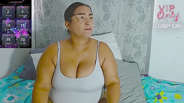 Snapshot of sexy_hot_carol chatting on June 2026 06:43:01 PM sexy hot carol online show from June 2026 06:43:01 PM