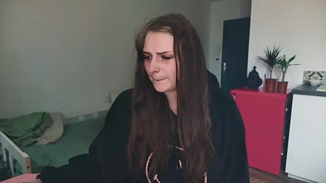 Snapshot of ce_leste__ chatting on February 2026 01:01:02 PM ce leste online show from February 2026 01:01:02 PM