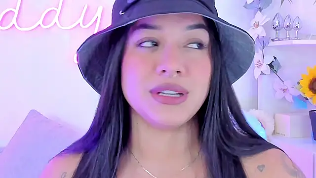 MaddyParisi online show from January 2025 05:48:01 AM